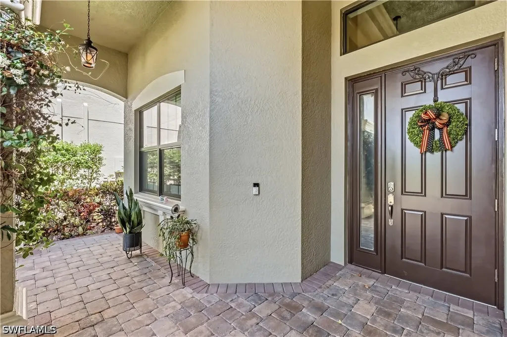 Naples FL, 2870 Cinnamon Bay Circle NW