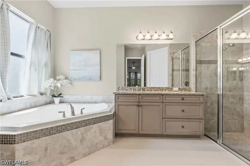 2870 Cinnamon Bay Circle NW Naples FL 34119