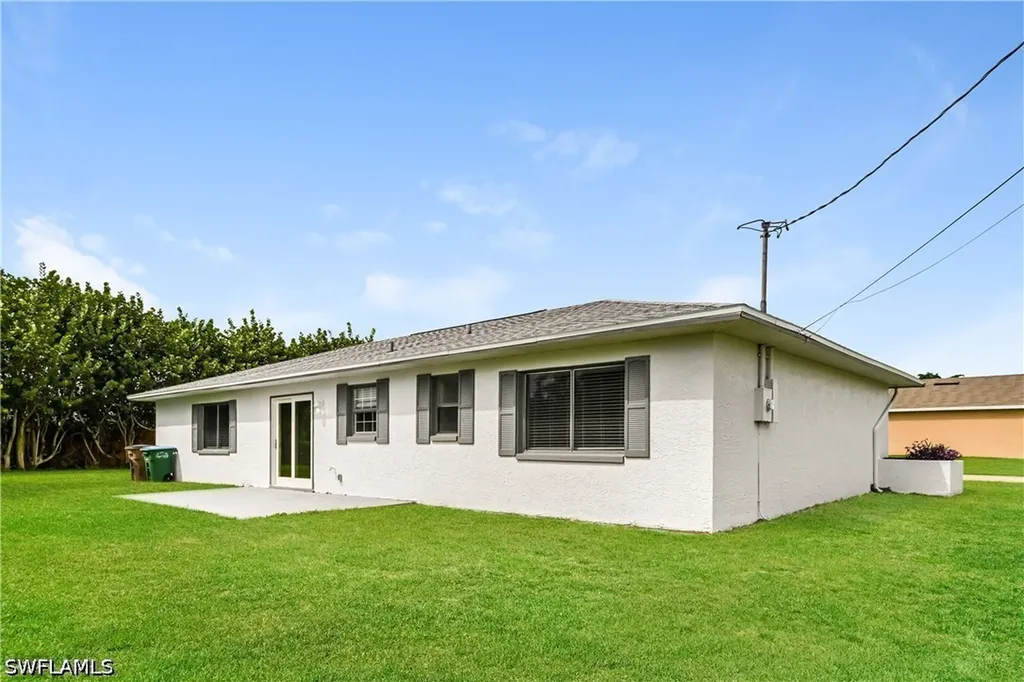 302 SE 3rd Street Cape Coral FL 33990