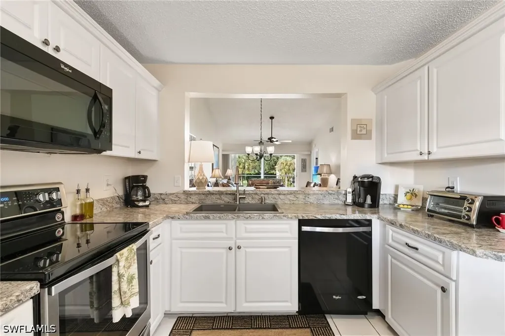 685 Squire Circle Naples FL 34104