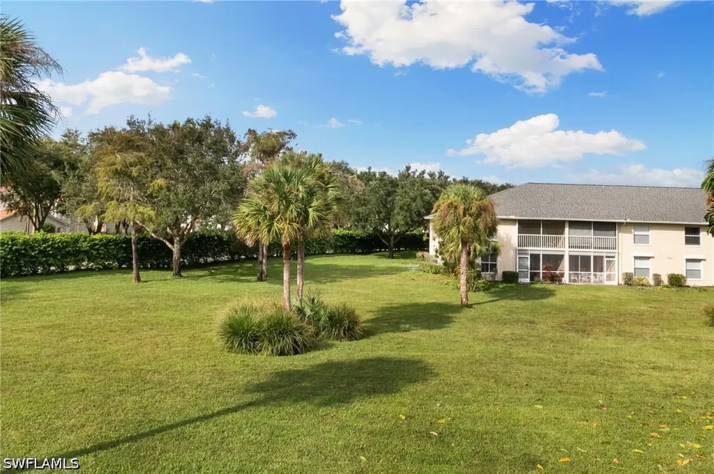 685 Squire Circle Naples FL 34104