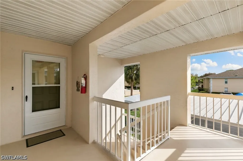 685 Squire Circle Naples FL 34104