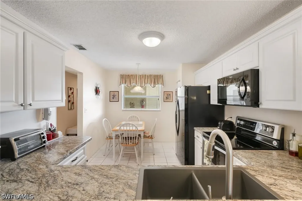 685 Squire Circle Naples FL 34104
