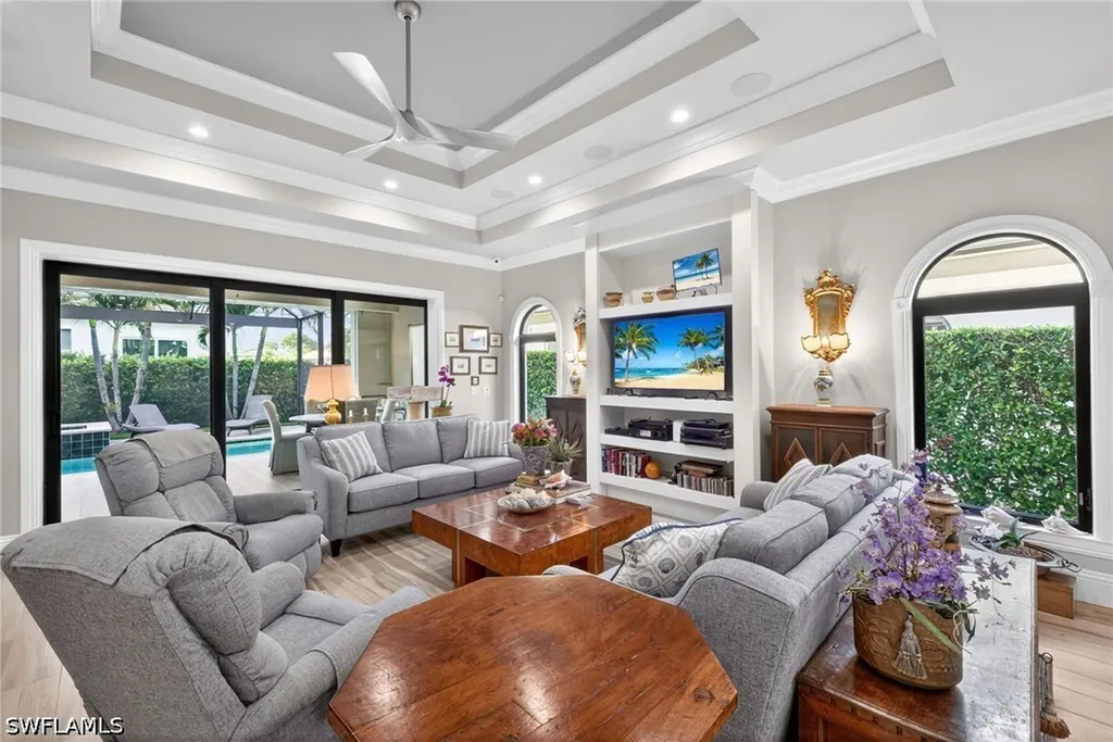 519 97th Avenue N Naples FL 34108