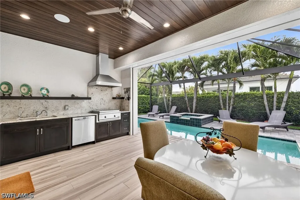 519 97th Avenue N Naples FL 34108