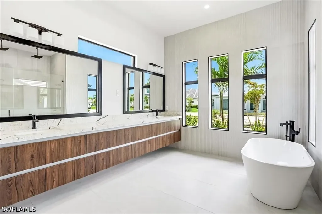 14318 Charthouse Circle Naples FL 34114