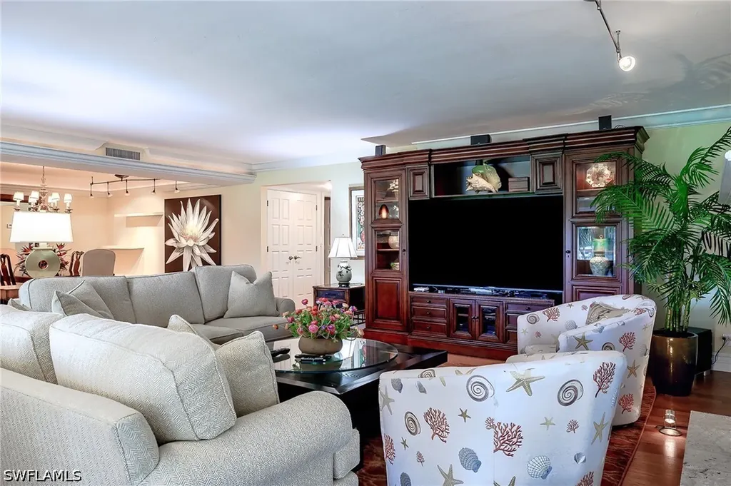 102 Wilderness Drive Naples FL 34105