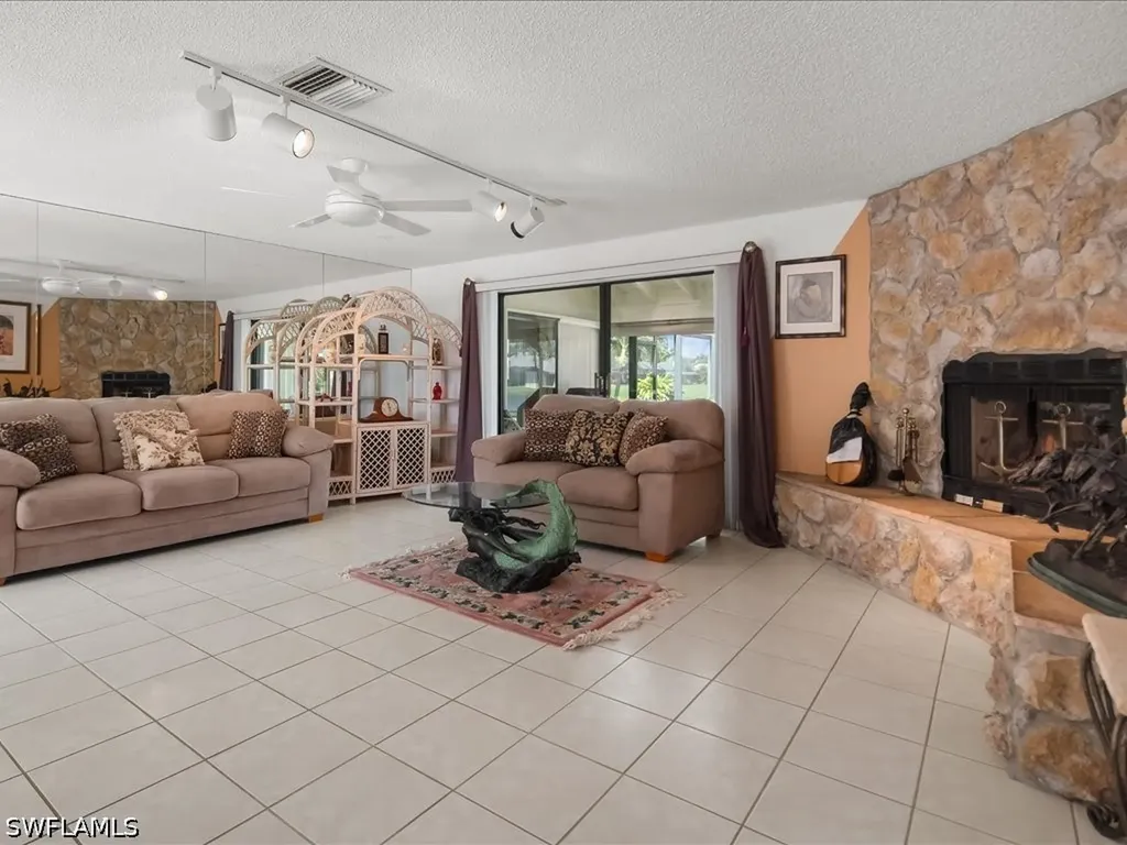2428 Duchess Court Naples FL 34112