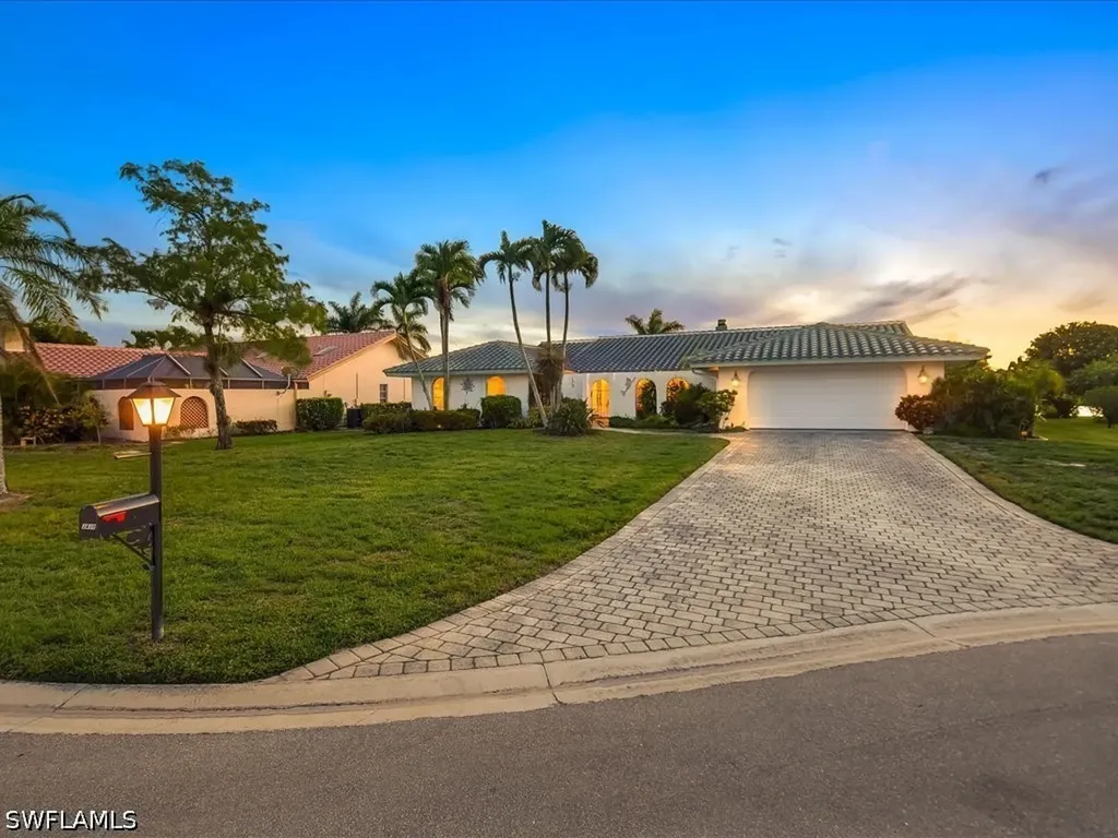 2428 Duchess Court Naples FL 34112