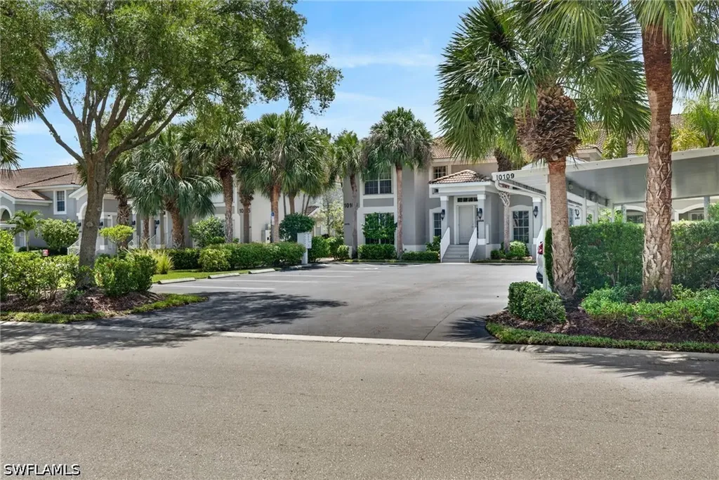 10109 Colonial Country Club Boulevard Fort Myers FL 33913
