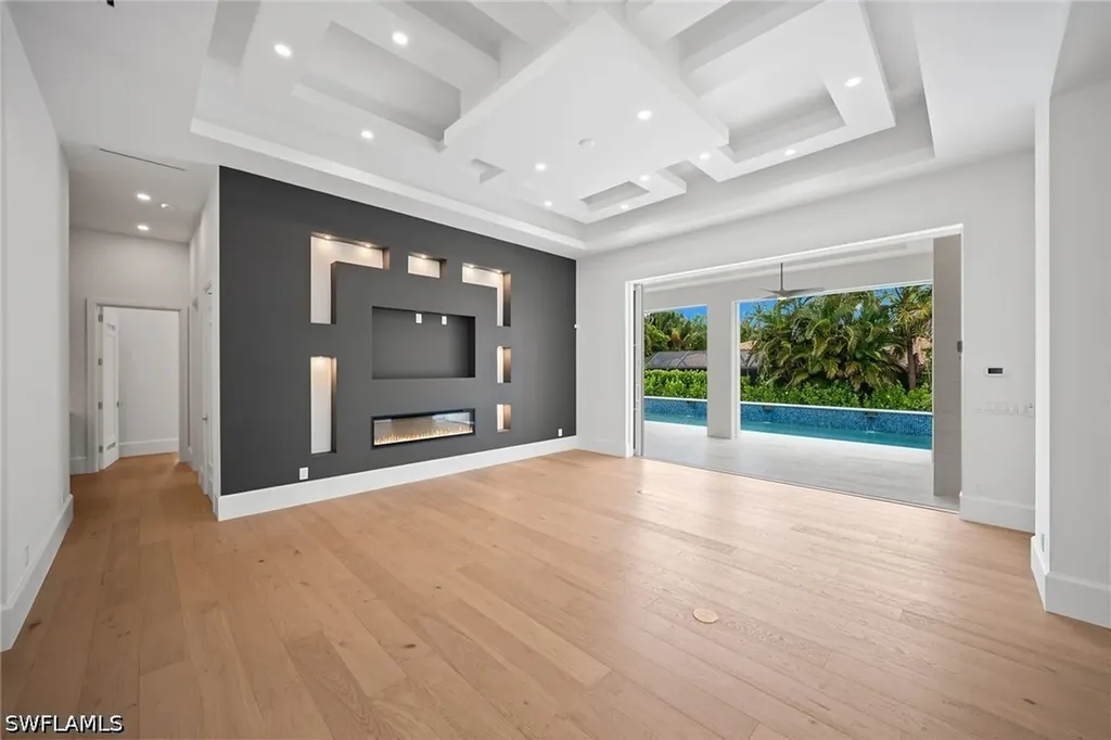 623 Park Shore Drive Naples FL 34103