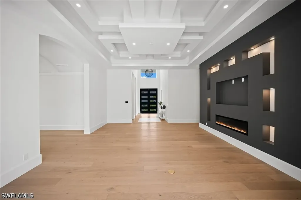 623 Park Shore Drive Naples FL 34103