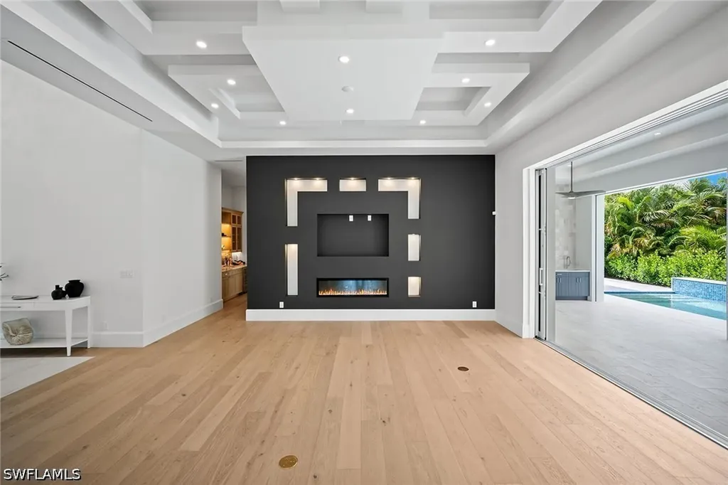 623 Park Shore Drive Naples FL 34103