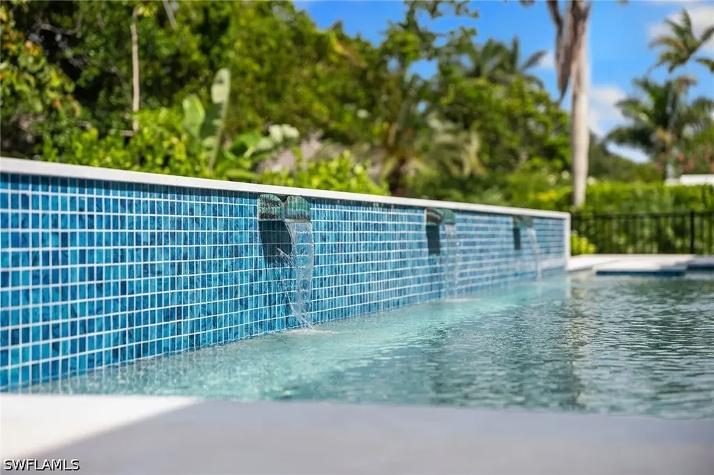 623 Park Shore Drive Naples FL 34103