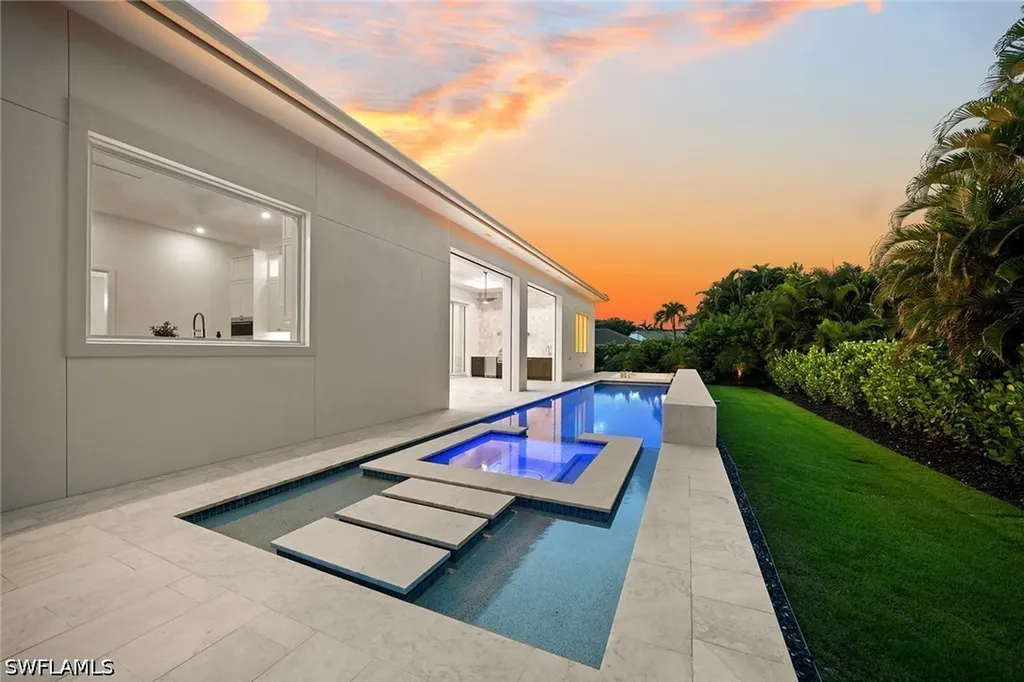 623 Park Shore Drive Naples FL 34103