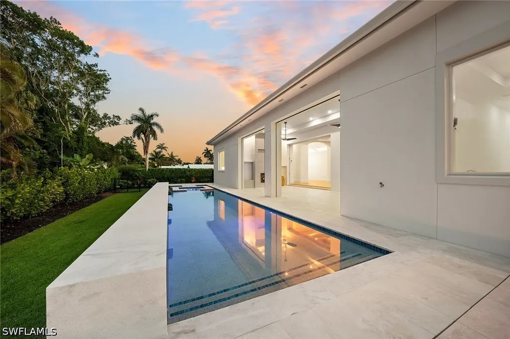 623 Park Shore Drive Naples FL 34103