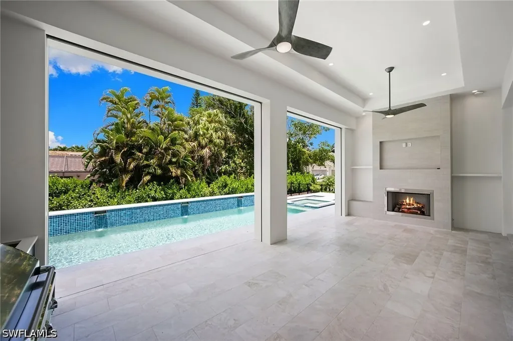 623 Park Shore Drive Naples FL 34103