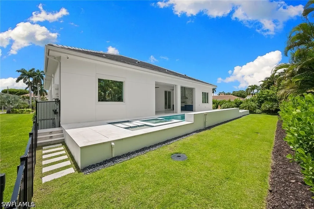 623 Park Shore Drive Naples FL 34103