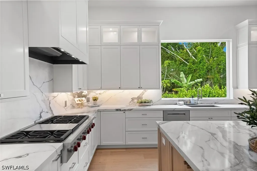 623 Park Shore Drive Naples FL 34103