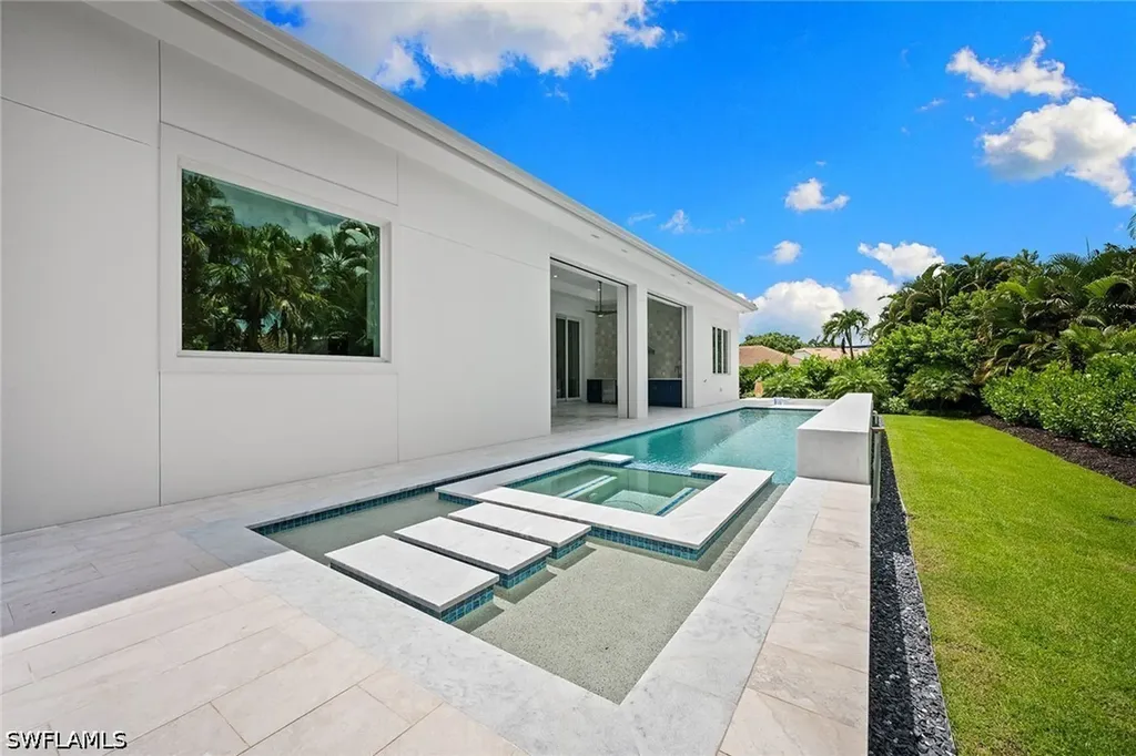 623 Park Shore Drive Naples FL 34103