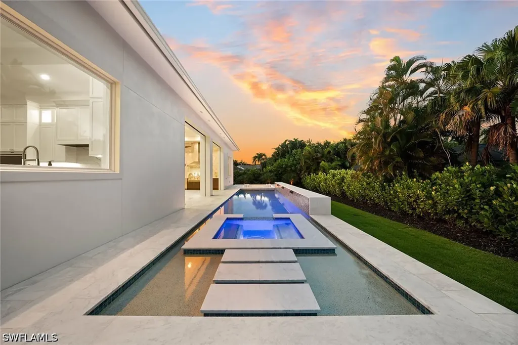 623 Park Shore Drive Naples FL 34103