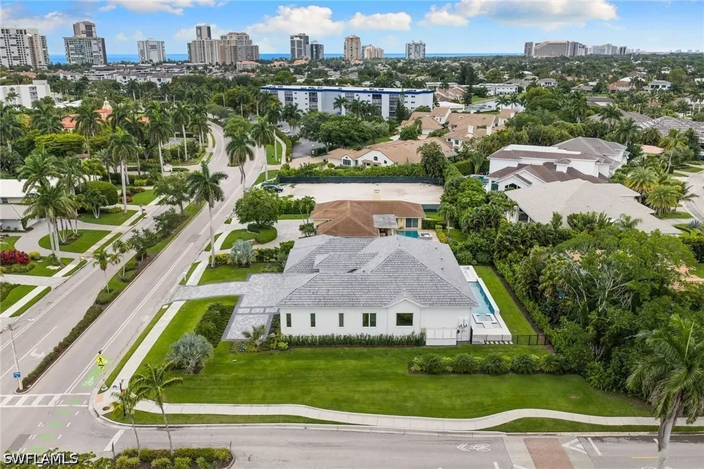 623 Park Shore Drive Naples FL 34103