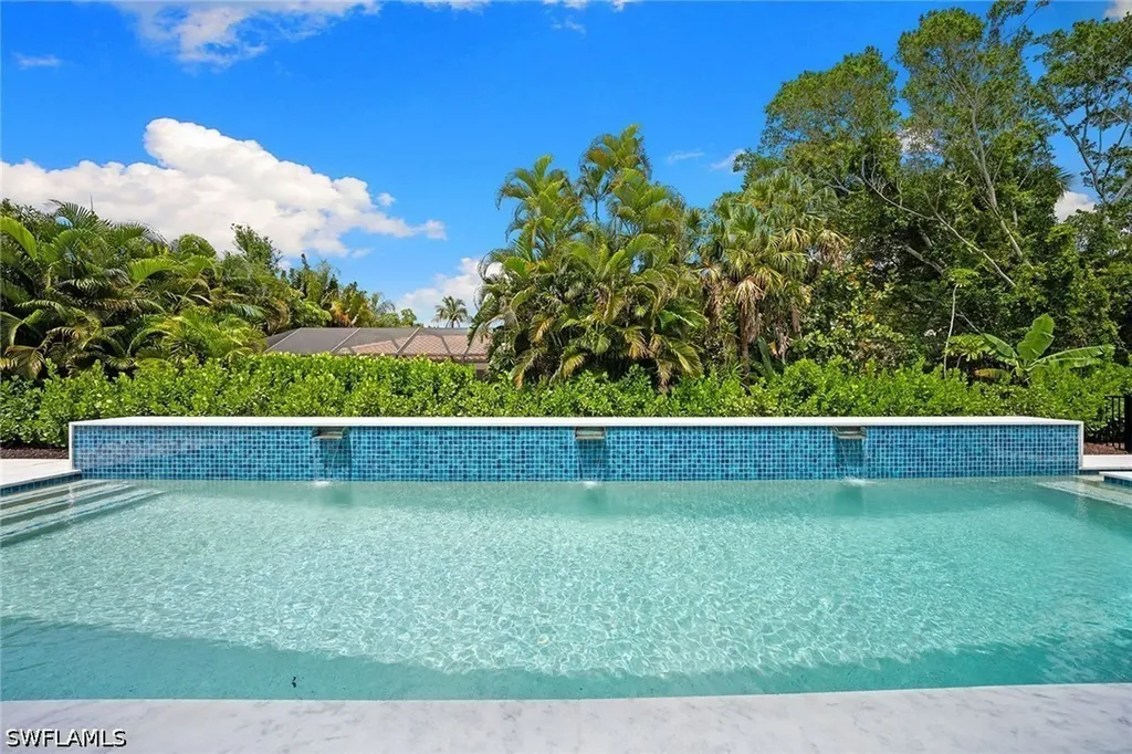 623 Park Shore Drive Naples FL 34103