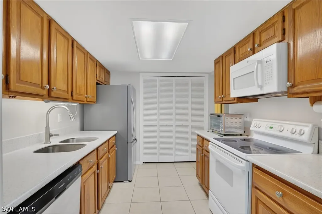 3044 Kings Lake Boulevard Naples FL 34112