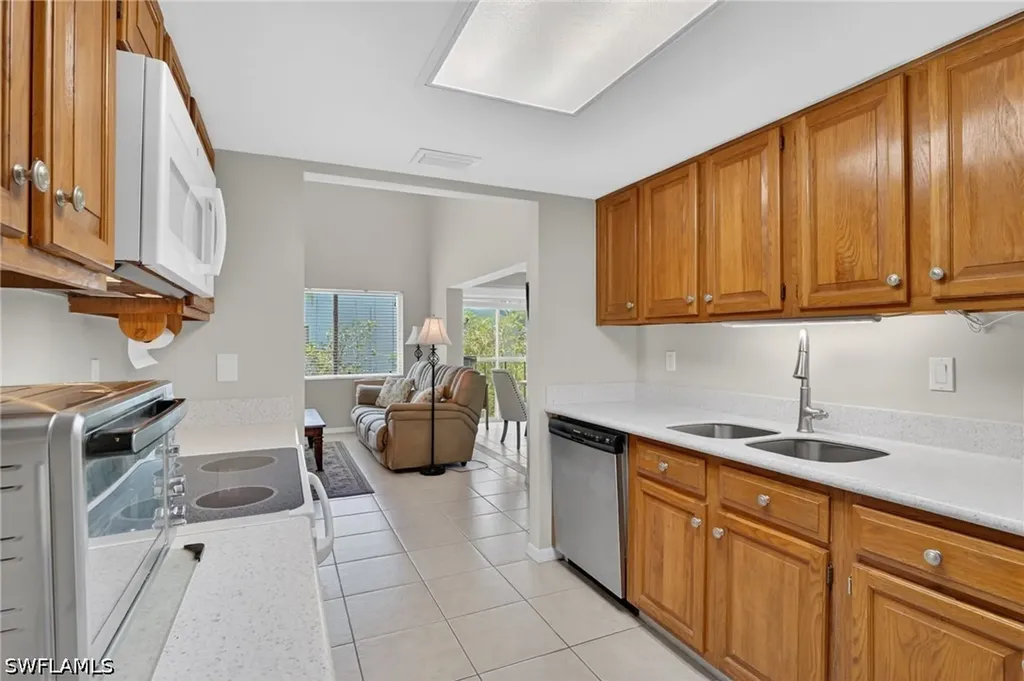 3044 Kings Lake Boulevard Naples FL 34112