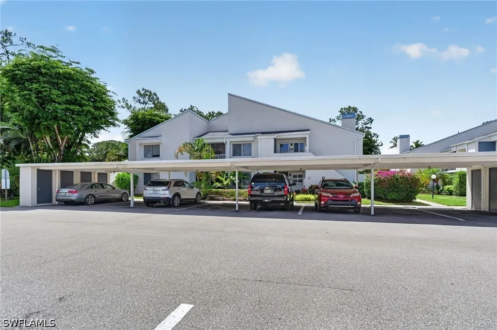 3044 Kings Lake Boulevard Naples FL 34112