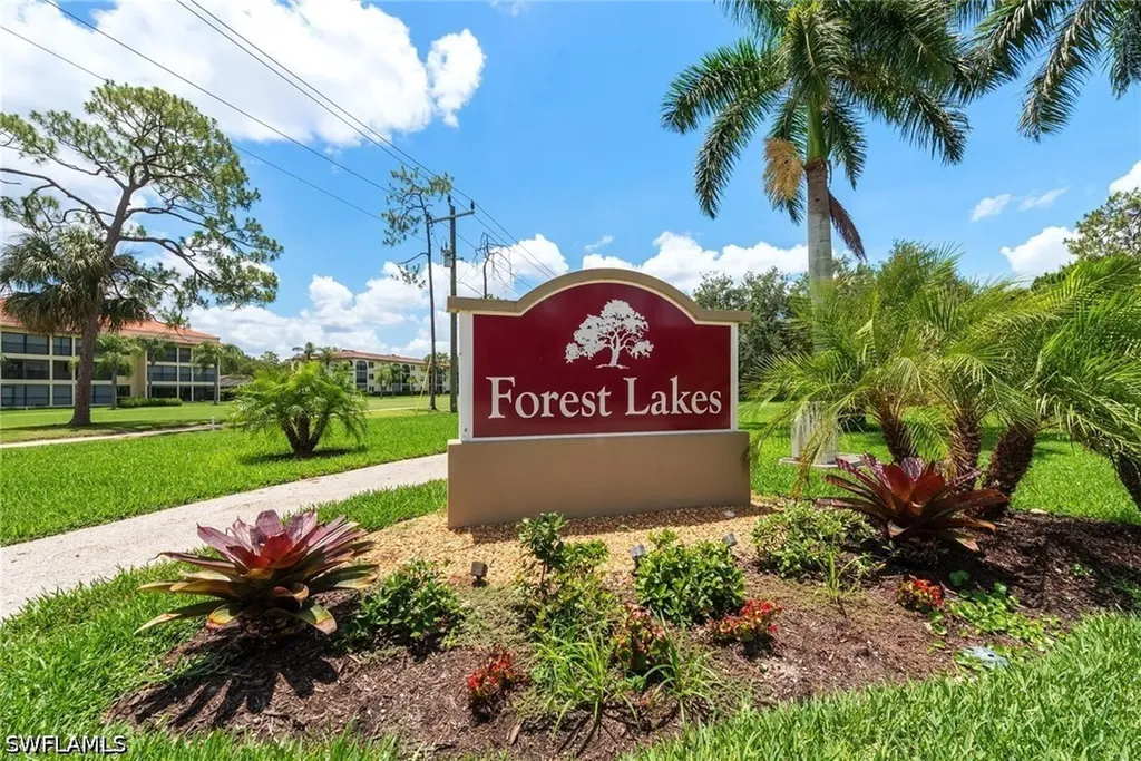 1055 Forest Lakes Drive Naples FL 34105