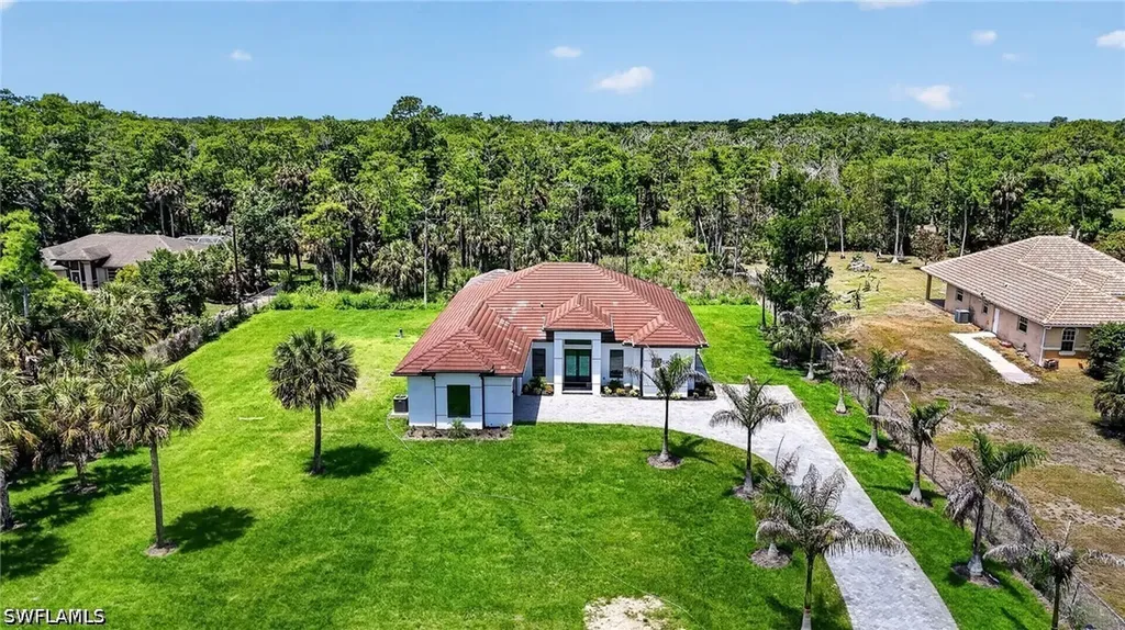 563 15th Street NW Naples FL 34120
