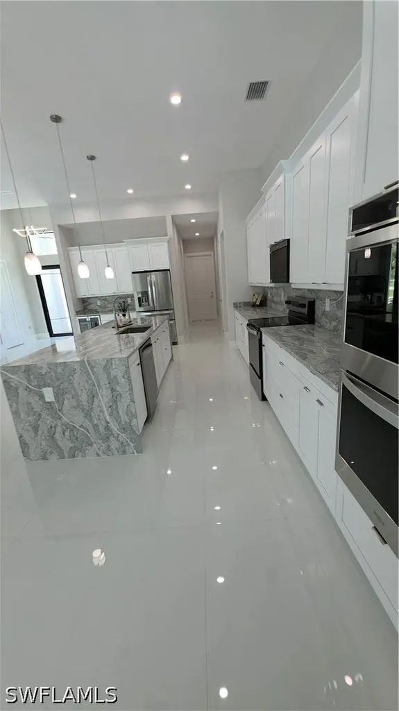 563 15th Street NW Naples FL 34120