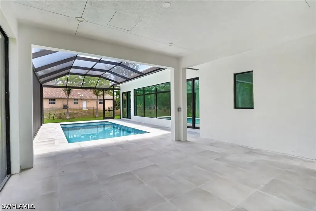 563 15th Street NW Naples FL 34120