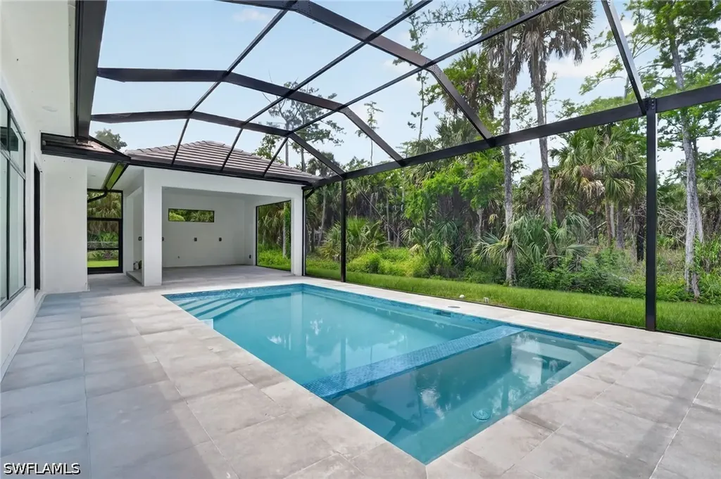 563 15th Street NW Naples FL 34120