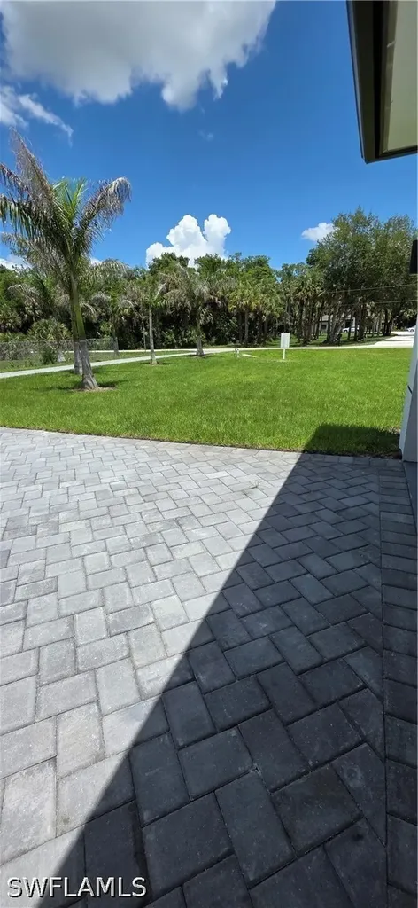 563 15th Street NW Naples FL 34120