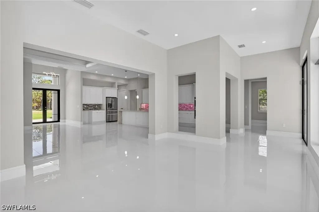 563 15th Street NW Naples FL 34120