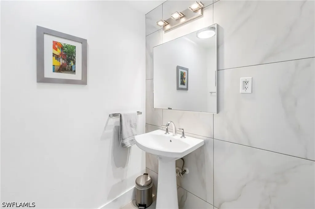 3631 1st Avenue NW Naples FL 34120