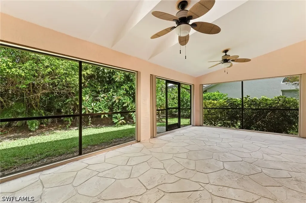 441 Countryside Drive Naples FL 34104