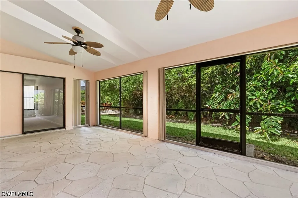 441 Countryside Drive Naples FL 34104