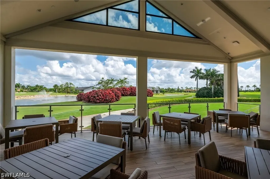 441 Countryside Drive Naples FL 34104