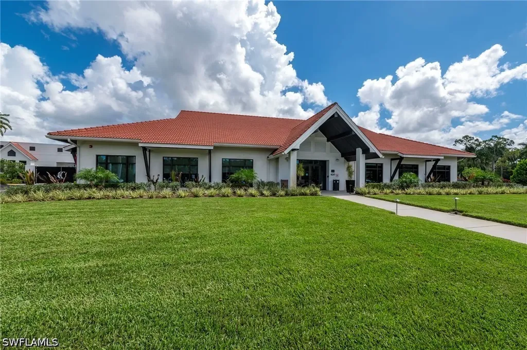 441 Countryside Drive Naples FL 34104