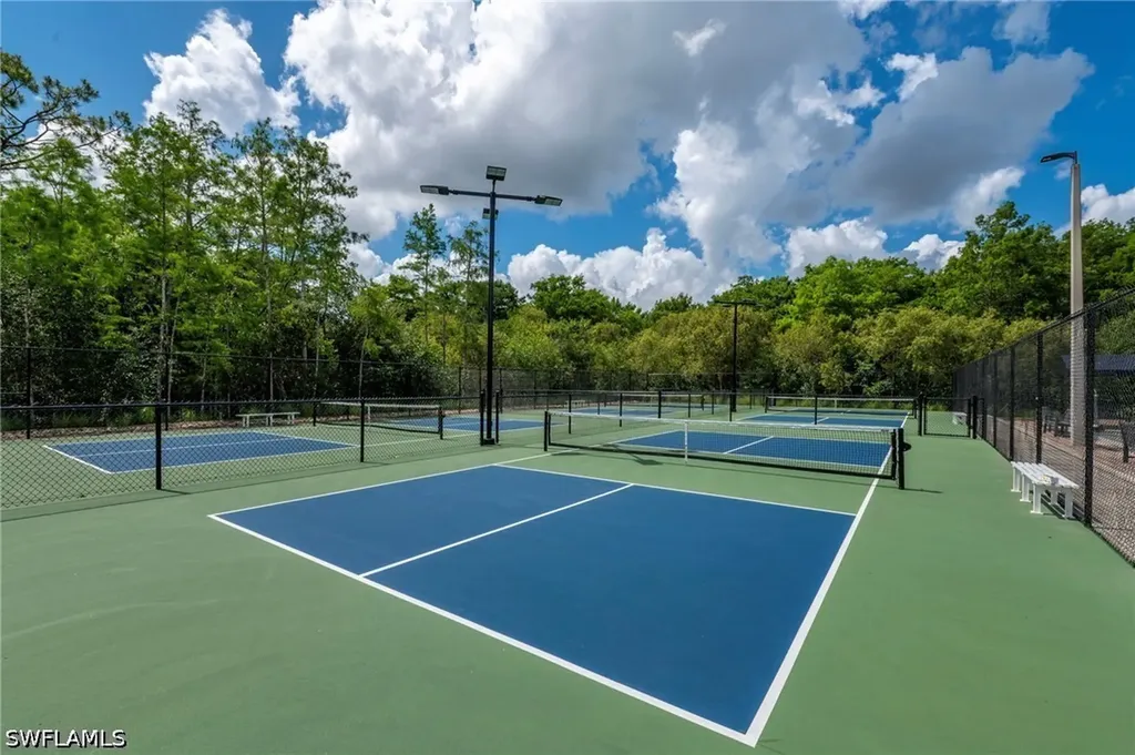 441 Countryside Drive Naples FL 34104