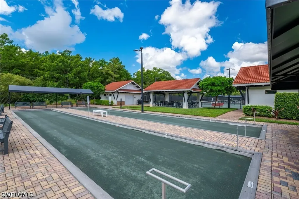 441 Countryside Drive Naples FL 34104