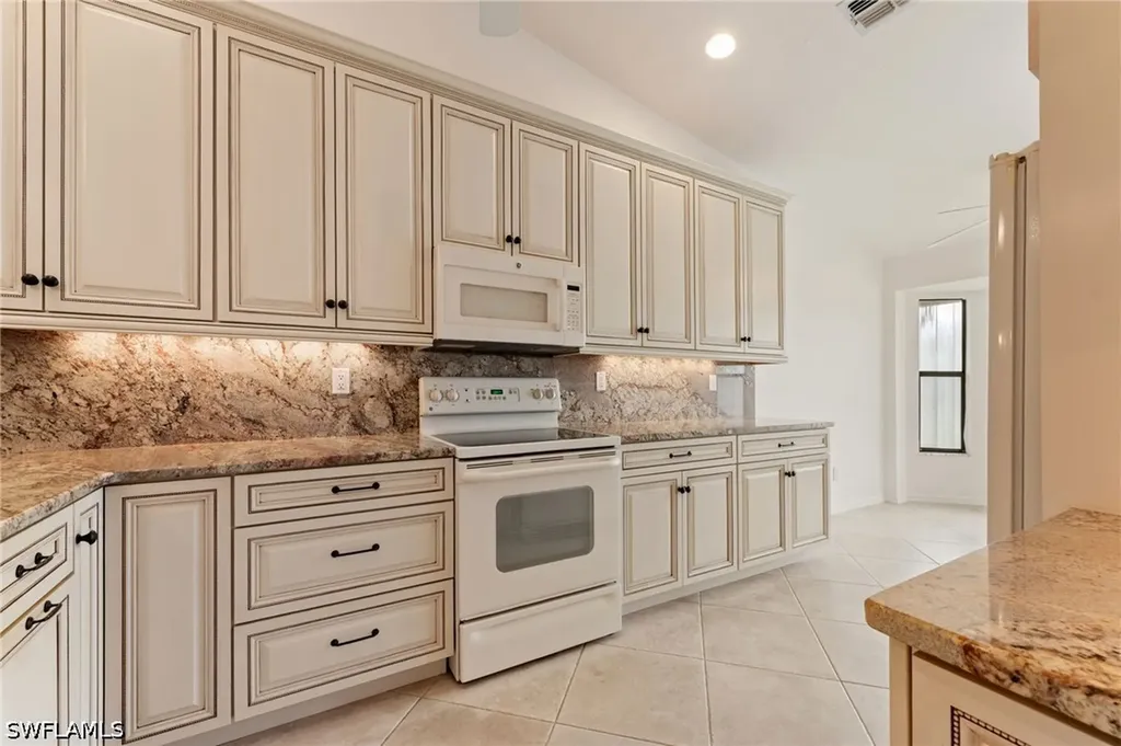 441 Countryside Drive Naples FL 34104