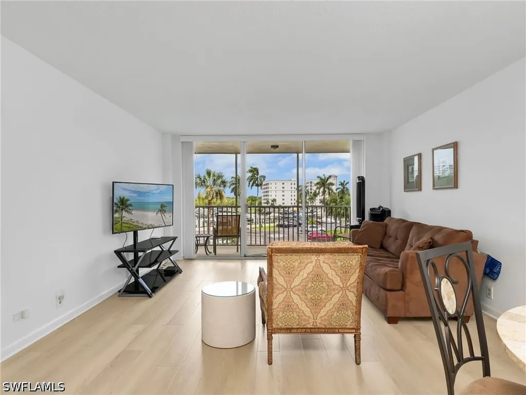 5 Bluebill Avenue Naples FL 34108