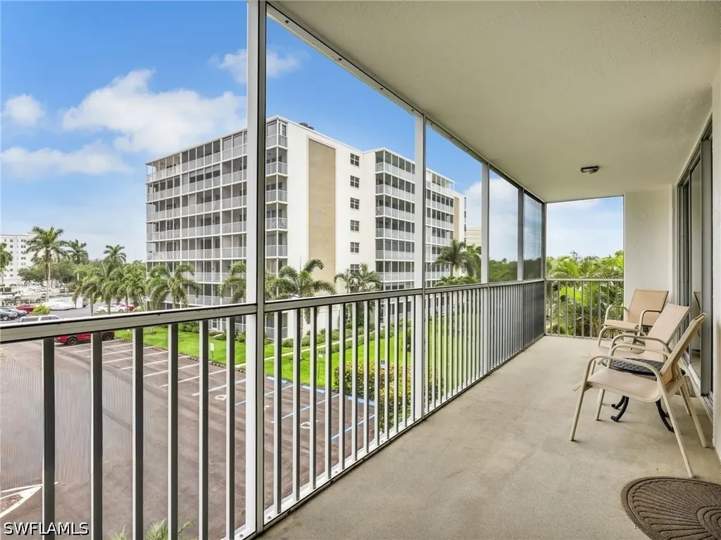 5 Bluebill Avenue Naples FL 34108