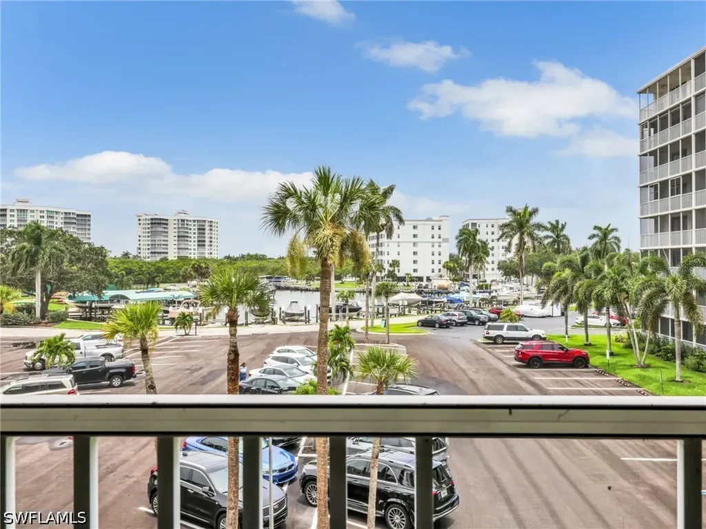 5 Bluebill Avenue Naples FL 34108