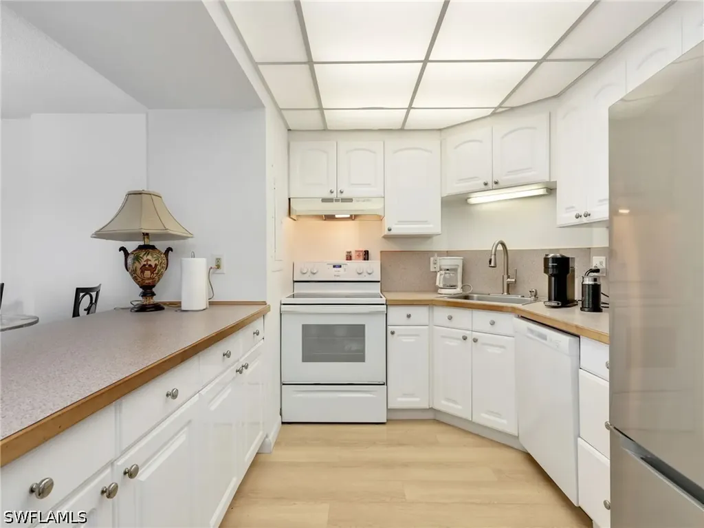 5 Bluebill Avenue Naples FL 34108