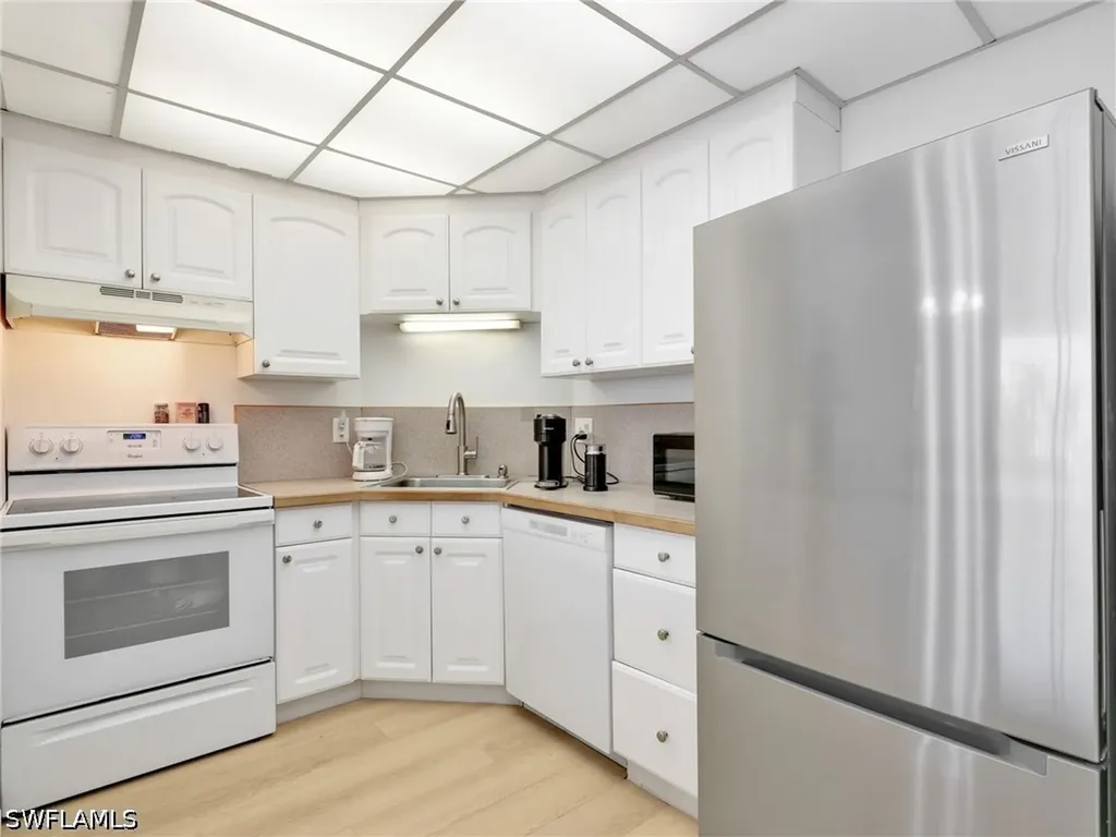 5 Bluebill Avenue Naples FL 34108